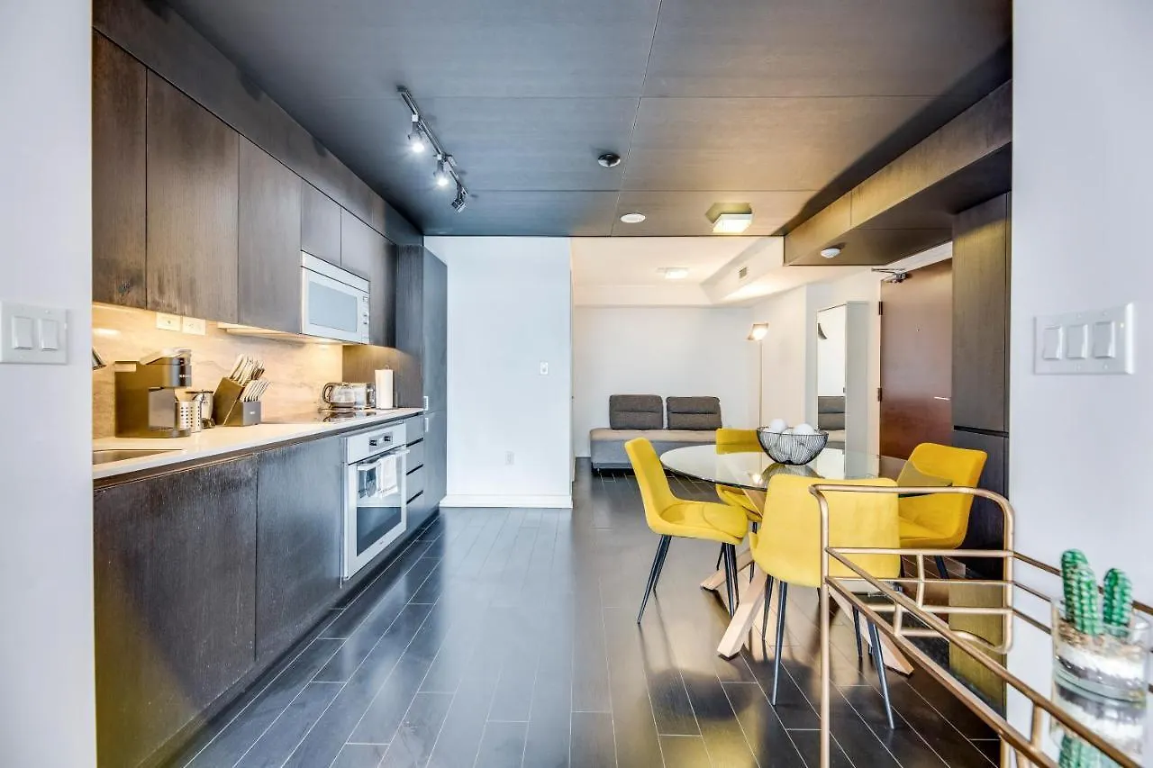 Atlas Suites Furnished Apartments- Iceboat Terrace Toronto Inn