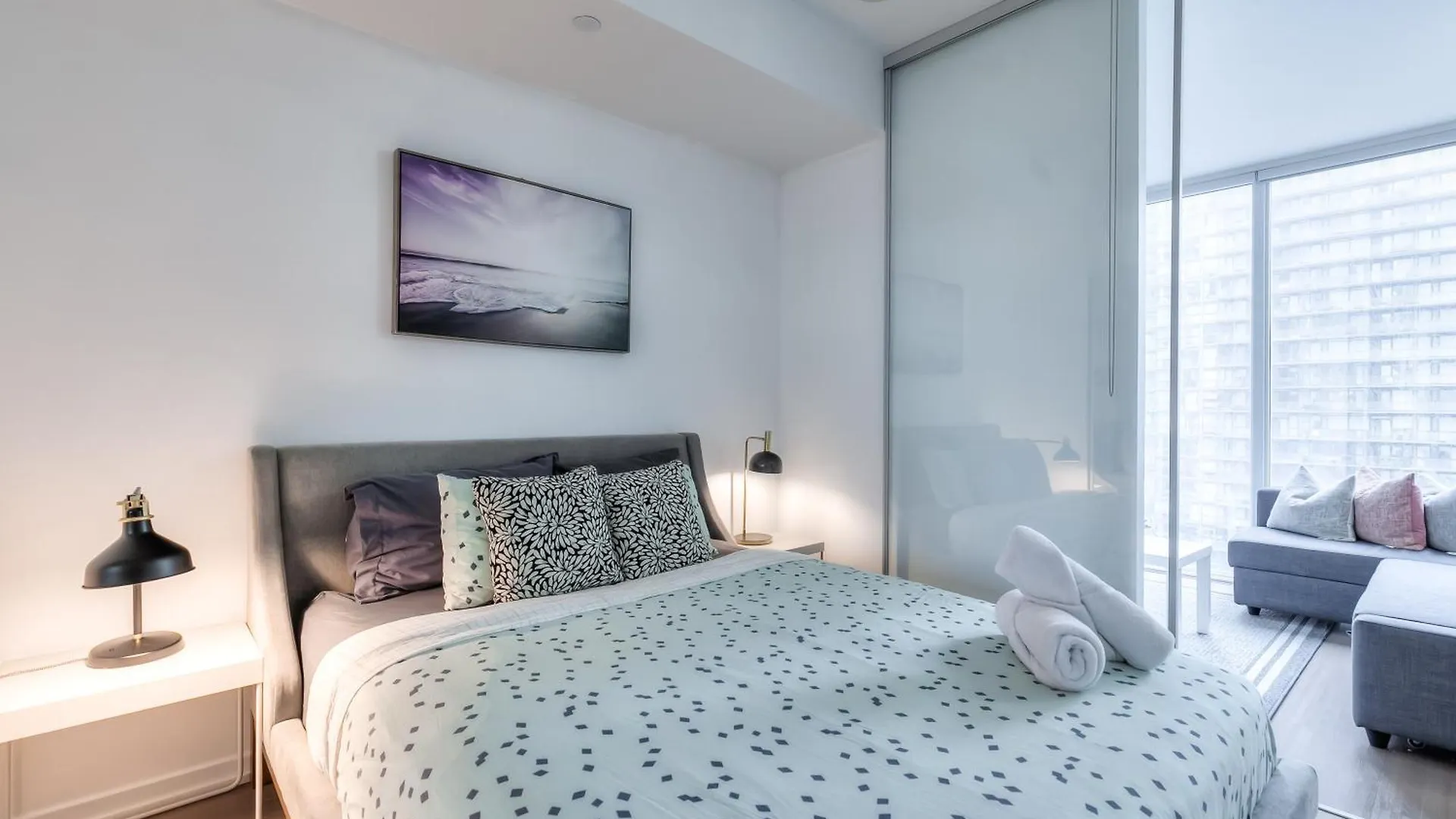 Atlas Suites Furnished Apartments- Iceboat Terrace Toronto
