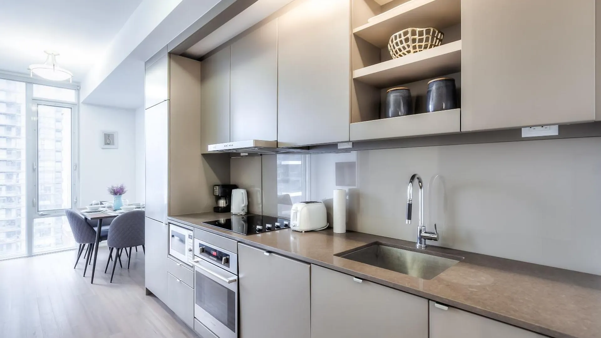 Atlas Suites Furnished Apartments- Iceboat Terrace Toronto 3*,  Kanada